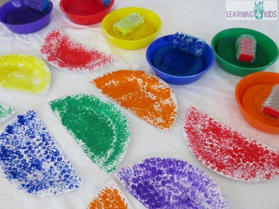 Painting with bubble wrap to make a car craft