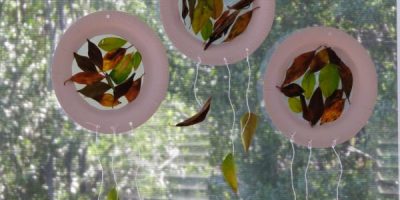 Paper Plate Autumn craft - much like a sun catcher or dream catcher