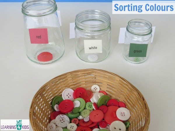 Sorting coloured buttons - coloured recognition activity